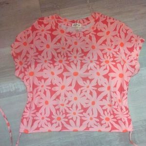 Flower t shirt with cute tied back